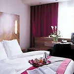 Hotel Median Congres 3*