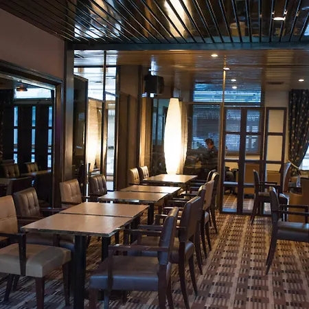 Hotel Median Congres Paris